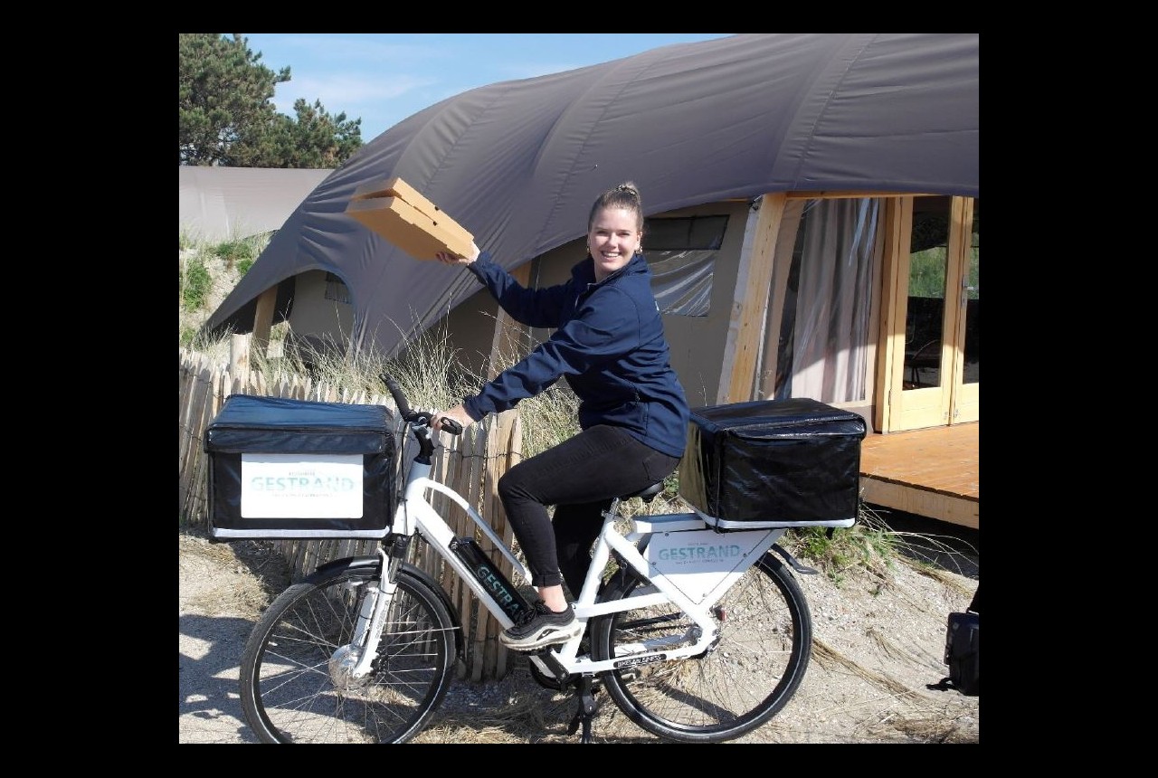 Gestrand eten bezorgen, pizza bezorgen.JPG