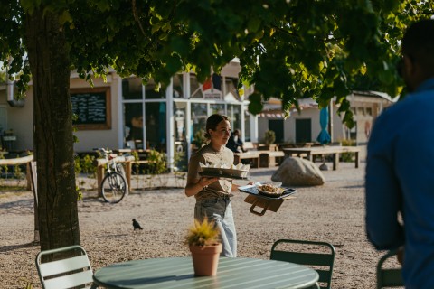 Bakkum Bites bedining terras.jpg