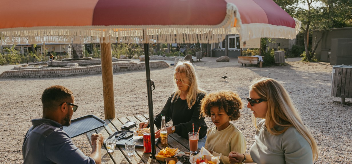 Bakkum Bites terras samen eten.jpg