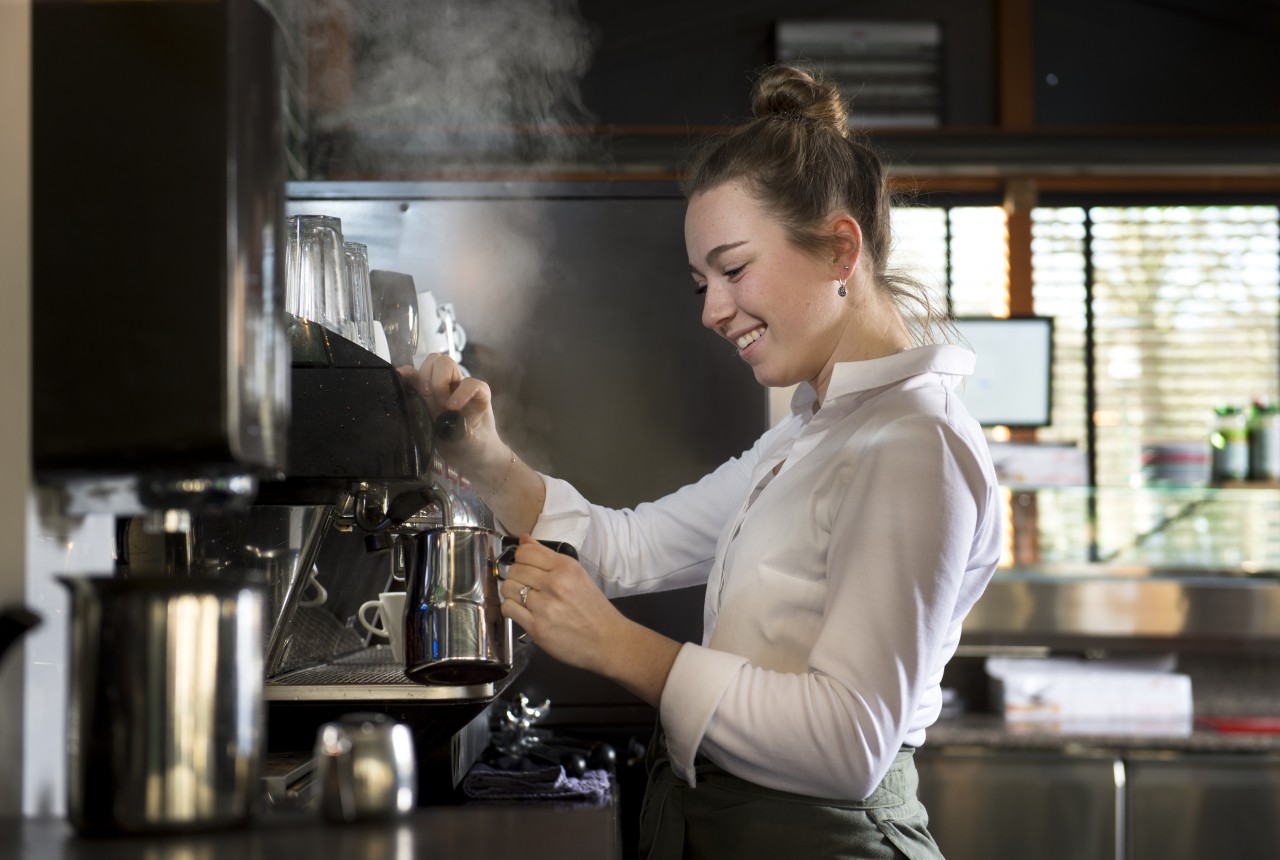 koffie maken in Knoest.jpg