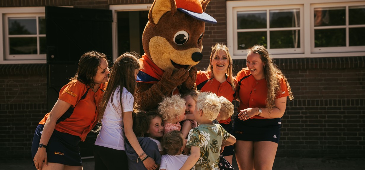 Knuffelen met Eeki.jpg