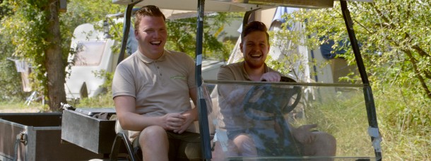 workers in Golfcar Geversduin.jpg