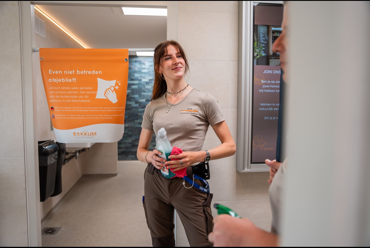 schoonmaak sanitair 3.jpg