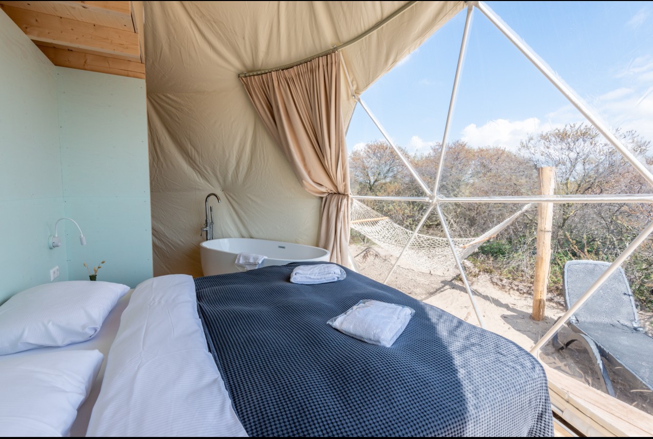 Beachdome slaapkamer.jpg