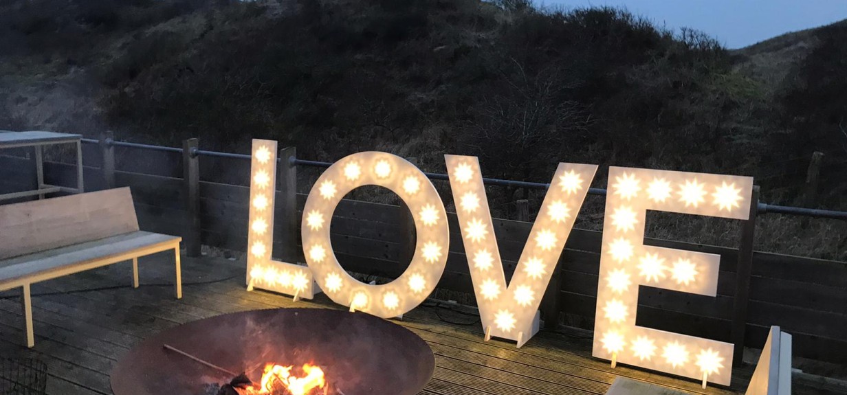 love bord buiten 3.jpg