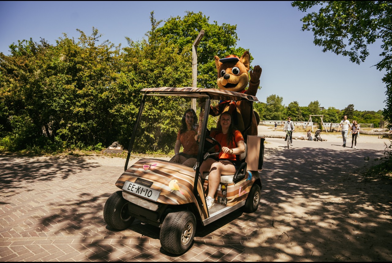 Eeki's feestwagen.jpg