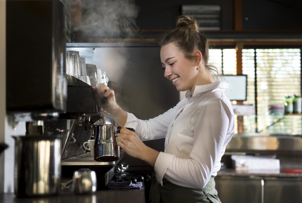 koffie maken in Knoest.jpg